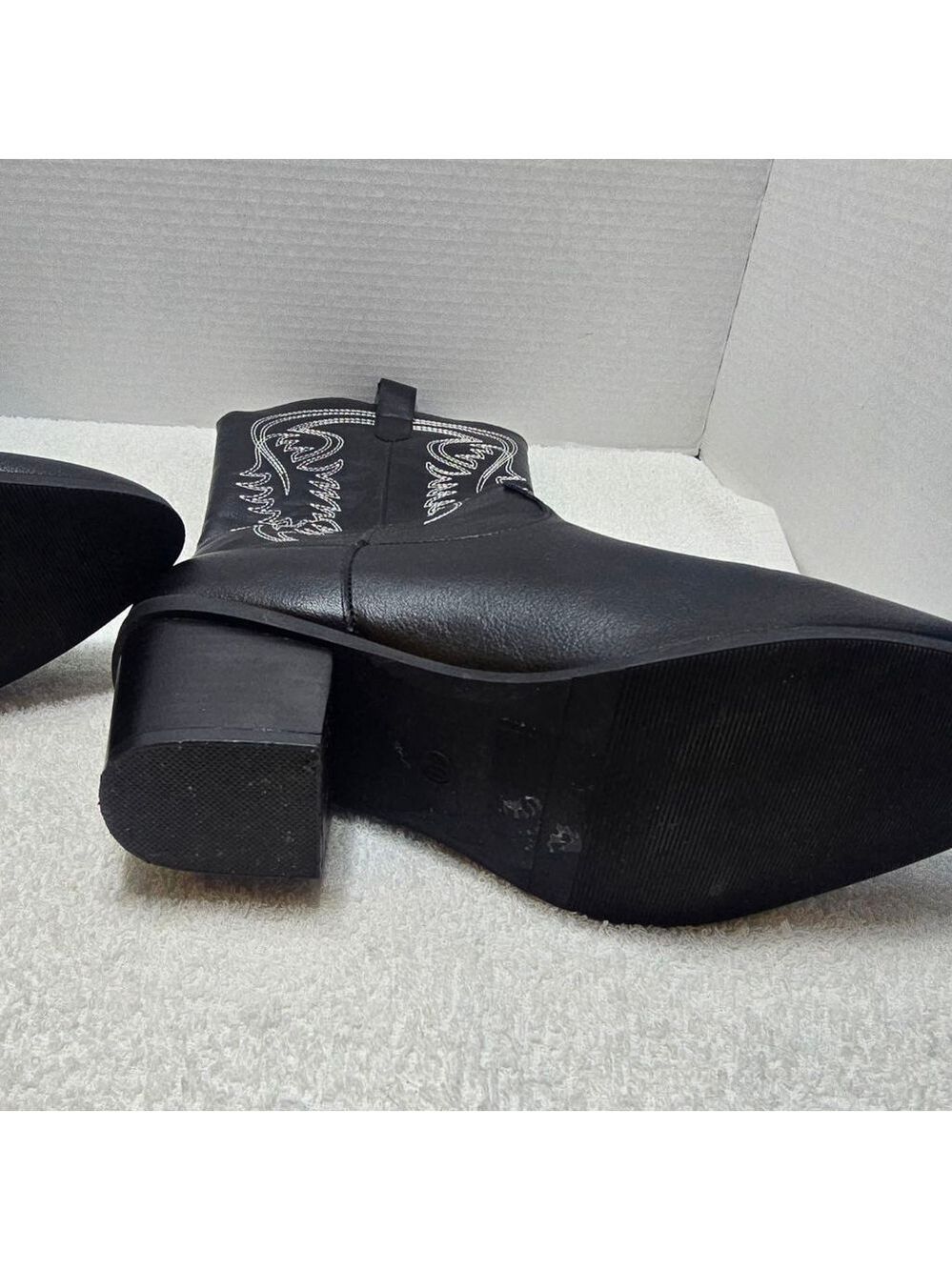 Women's Unbranded Black and White Heeled Cowboy Boots Size 9 - Picture 7 of 10